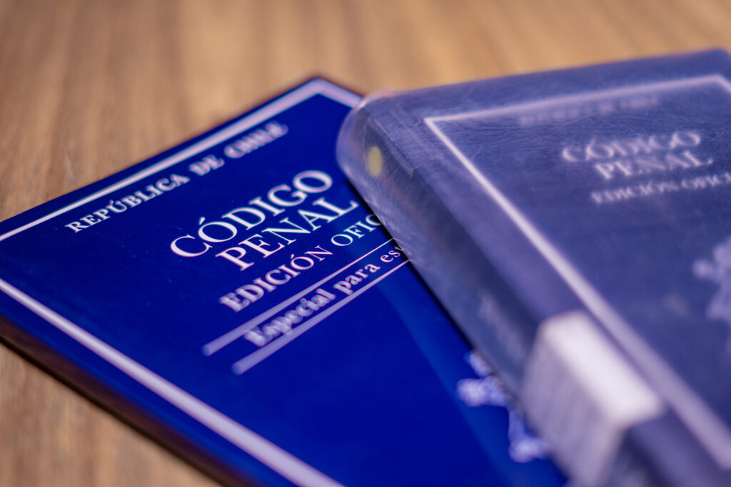 libro codigo penal chileno dsc01098 1024x683 1383219629 libro codigo penal chileno dsc01098 1024x683 1383219629